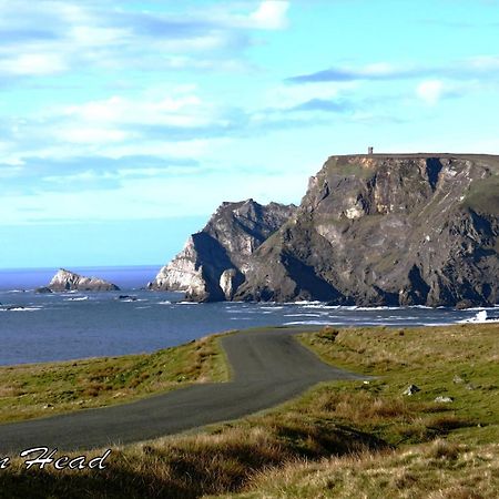 John Eoinin'S Bar And Accommodation Glencolumbkille Bagian luar foto