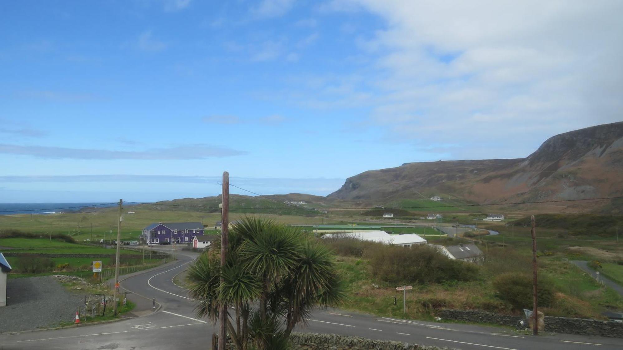 John Eoinin'S Bar And Accommodation Glencolumbkille Bagian luar foto