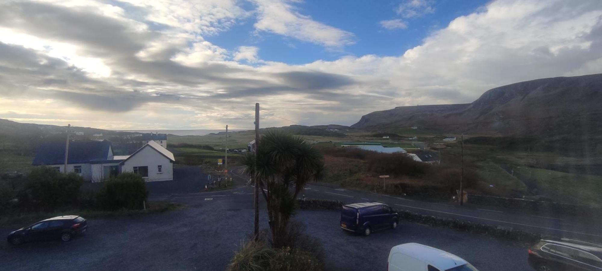 John Eoinin'S Bar And Accommodation Glencolumbkille Bagian luar foto