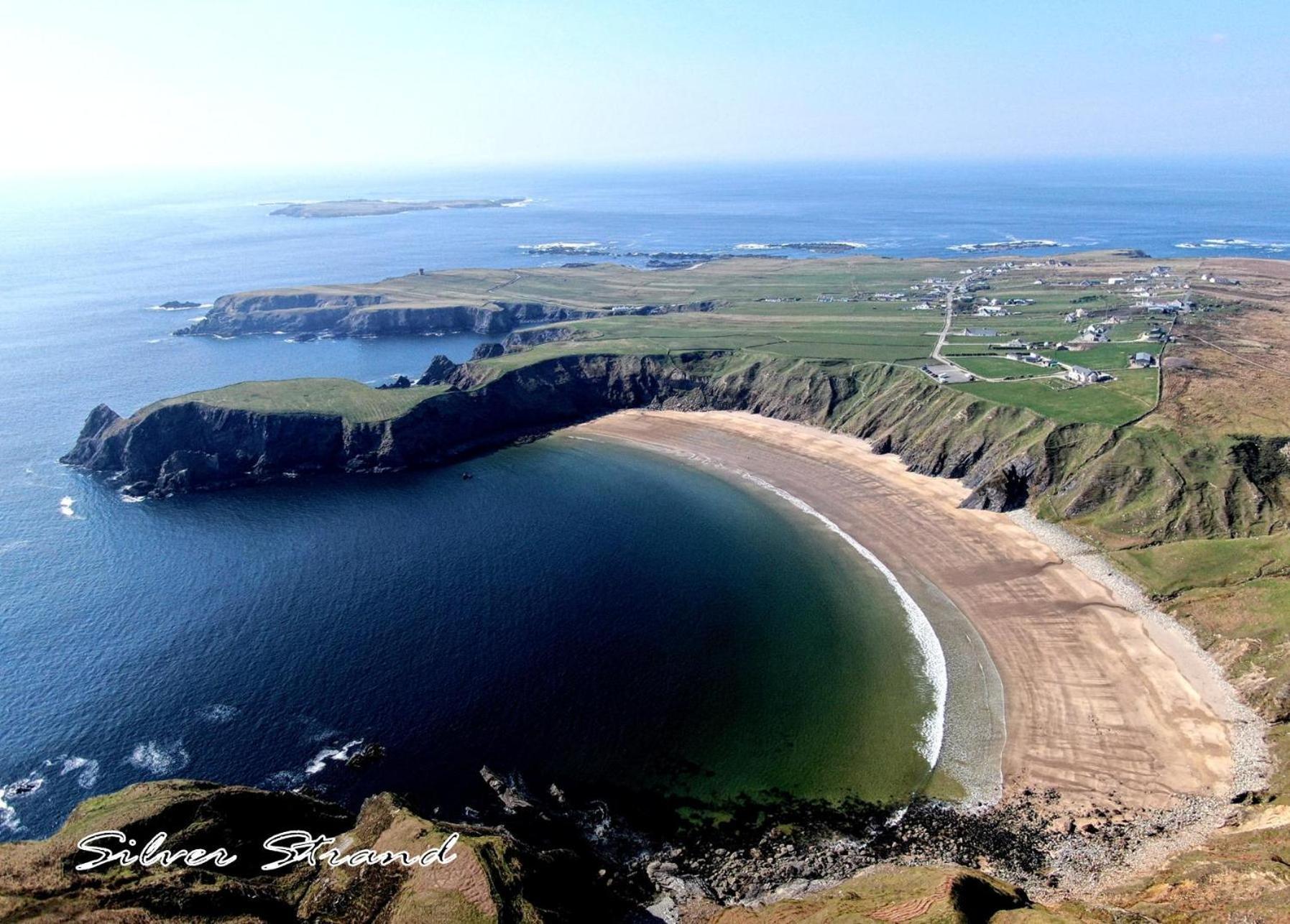 John Eoinin'S Bar And Accommodation Glencolumbkille Bagian luar foto